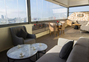 PI104- Luxurious Penthouse with Incredible Sea View